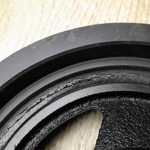 MAZDA PE0111400A Шкив коленвала в наличии Киев