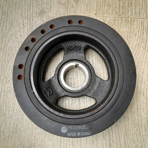Шкив коленчатого вала PE0111400A MAZDA