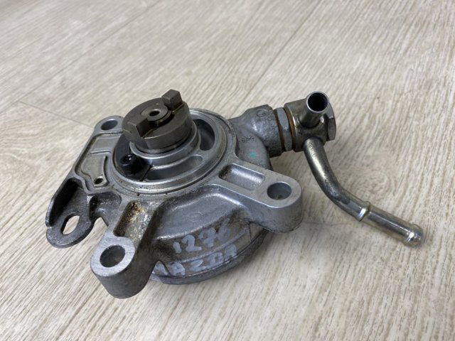 Насос вакуумный PE0718G00B MAZDA