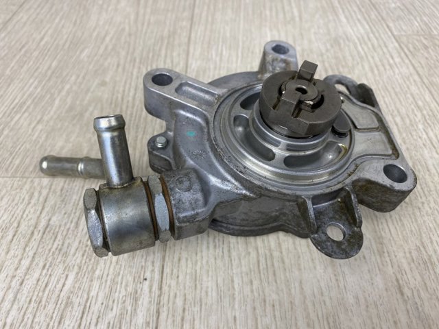 PE0718G00B MAZDA Насос вакуумный купить в Запорожье