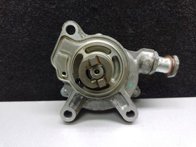 Вакуумный насос PYFA18G00 MAZDA