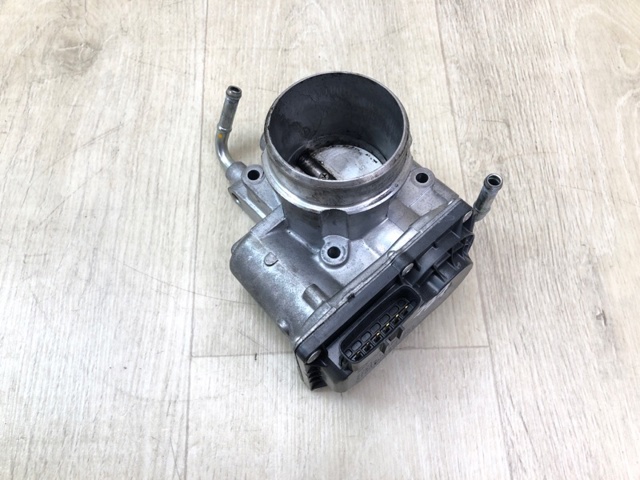 Дроссельная заслонка в сборе SH01136B0 MAZDA
