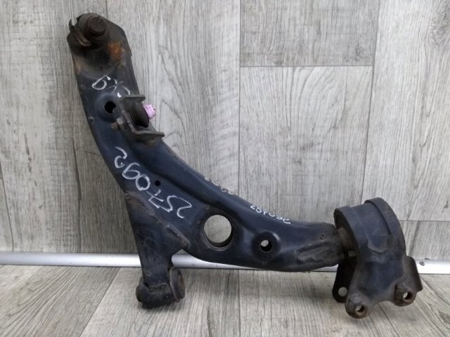 MAZDA TD1134300B Нижний рычаг в наличии Черновцы