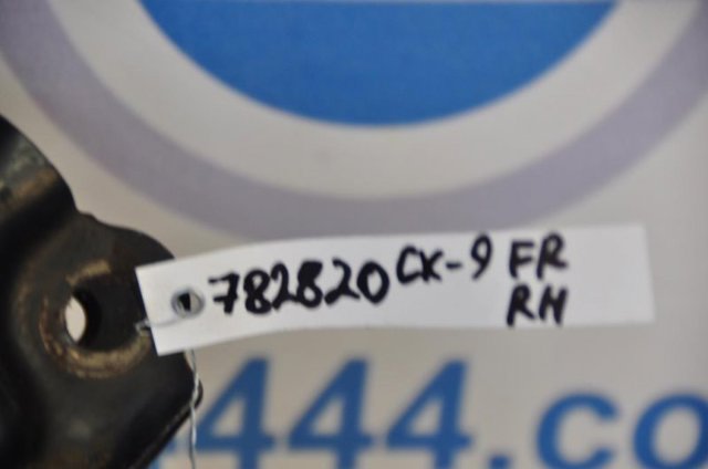 Рычаг передней подвески нижний, правый TD1134300B MAZDA