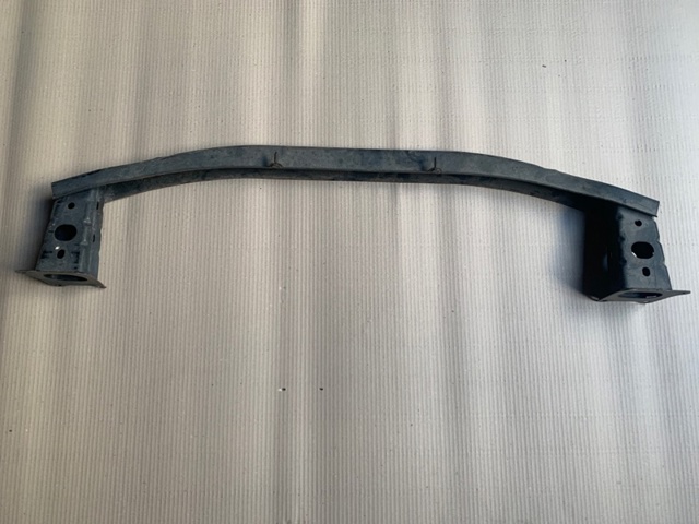 MAZDA TD1134880A Кронштейн передней балки в наличии Украина