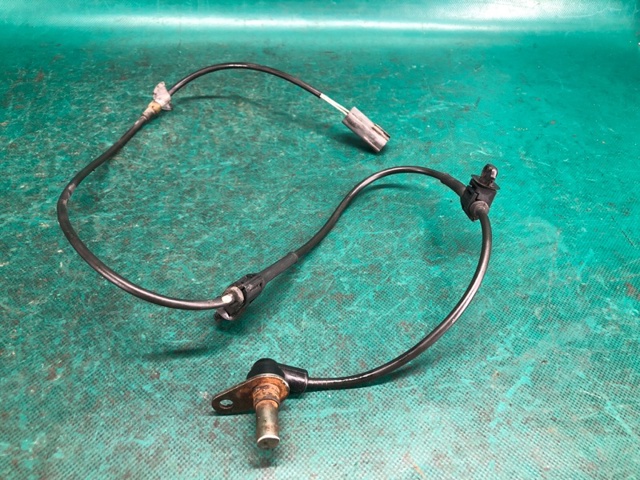 Датчик АБС (ABS) передний TK784370X MAZDA