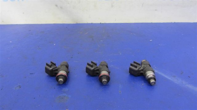 Клапанная форсунка ZZJ113250A MAZDA