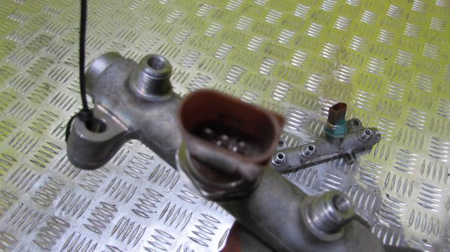 059130089AH Распределитель топлива (рампа) левый купить Украина