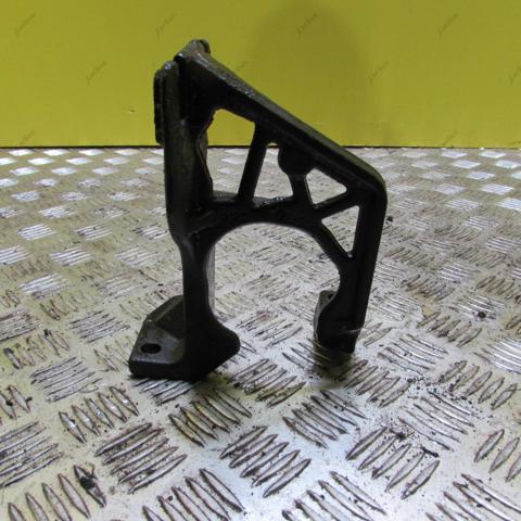 Подушка мотора правая Рено Трафик 3