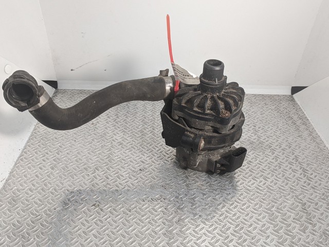 Дополнительная электро помпа 11517566335 BMW