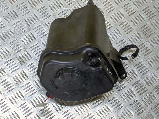 Водяной бачок системы охлаждения 13177552546 BMW