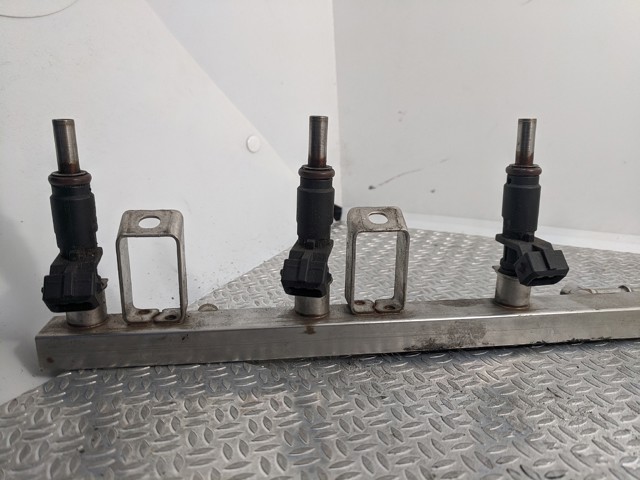 13537542541 BMW Распределитель топлива (рампа) купить в Ровно