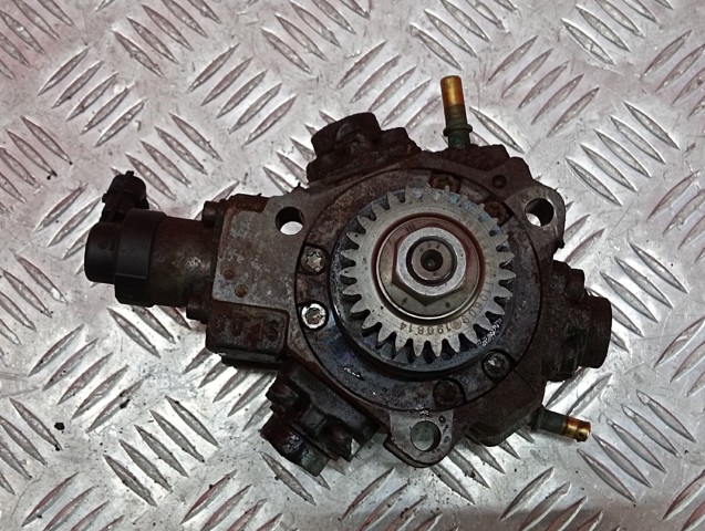 Насос топливный высокого давления 167002972R RENAULT