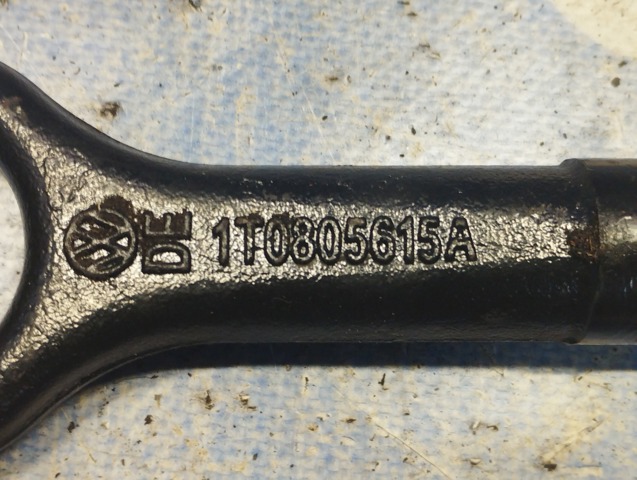 VAG 1T0805615A Буксировочный крюк в наличии Каменское