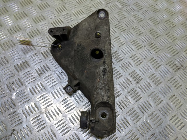 BMW 22116790021 Кронштейн подушки (опоры) двигателя левой в наличии Кривой Рог