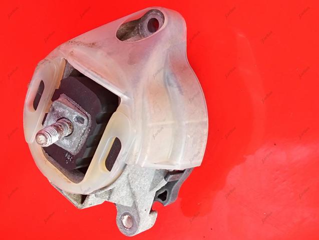 Гидроопора двигателя левая 22116850481 BMW