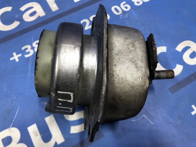 Правая опора двигателя 22116865146 BMW