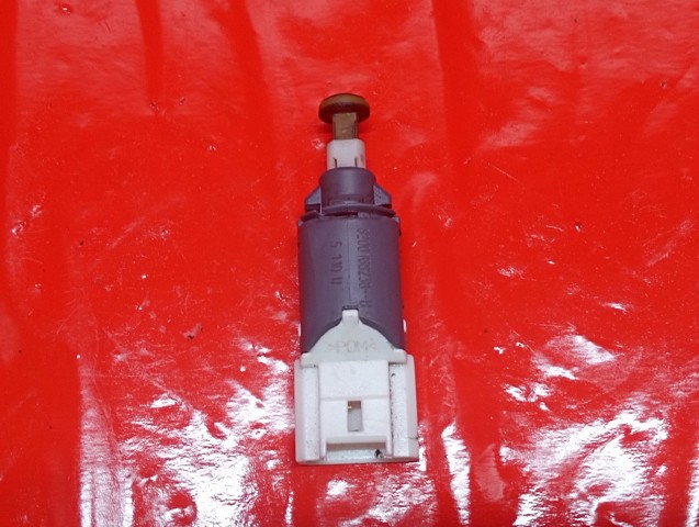 Датчик включения сцепления 253250780R RENAULT