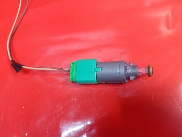 253251679R RENAULT Датчик включения сцепления  купить в Днепр