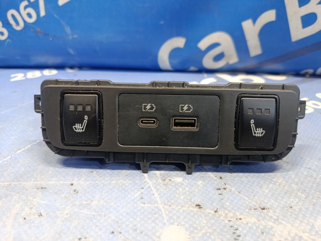 USB-разветвитель 253316UA0 NISSAN