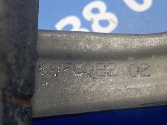 Нижний правый рычаг передней подвески 31106878082 BMW