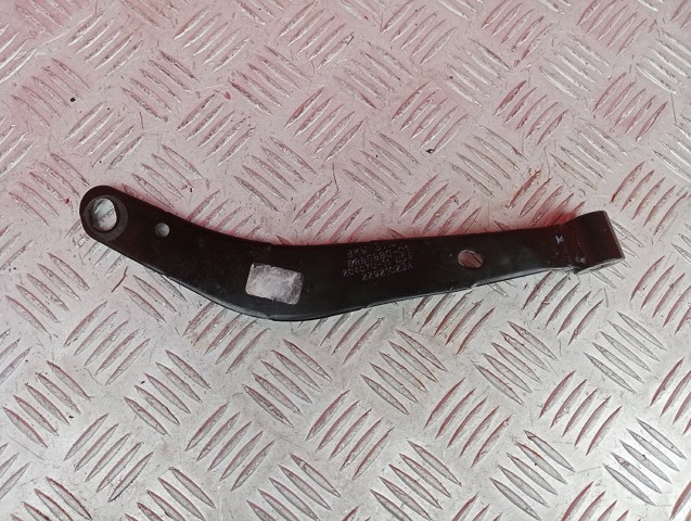 Сайлентблок переднего нижнего рычага 31106885880 BMW