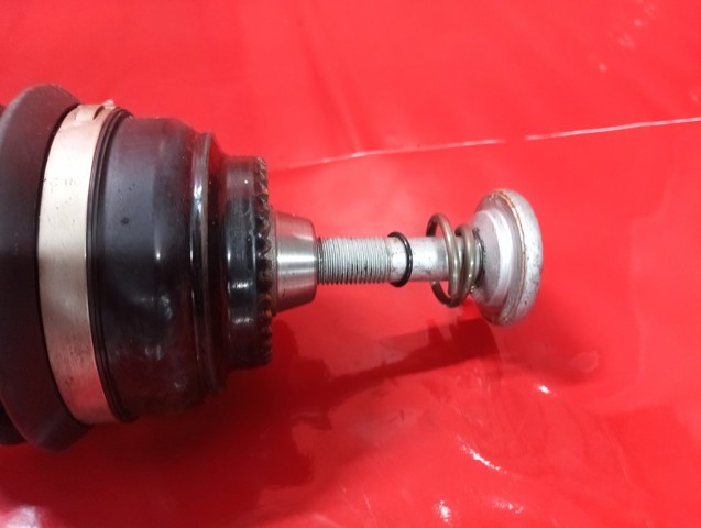 BMW 31608675013 Полуось (привод) передняя левая в наличии Полтава