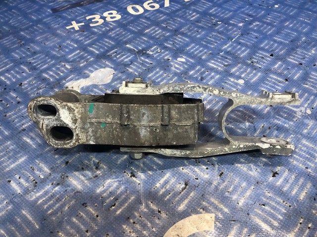 Кронштейн подушки (опоры) двигателя, задней 31686299 VOLVO