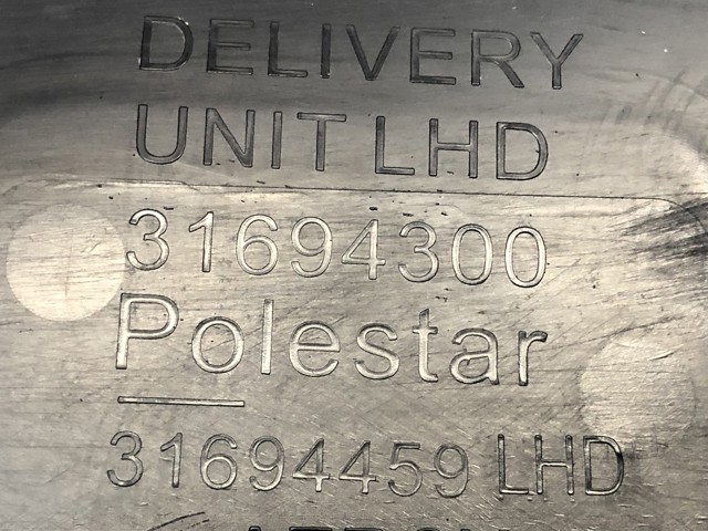VOLVO 31694300 Водосток лобового стекла, жабо в наличии Ровно