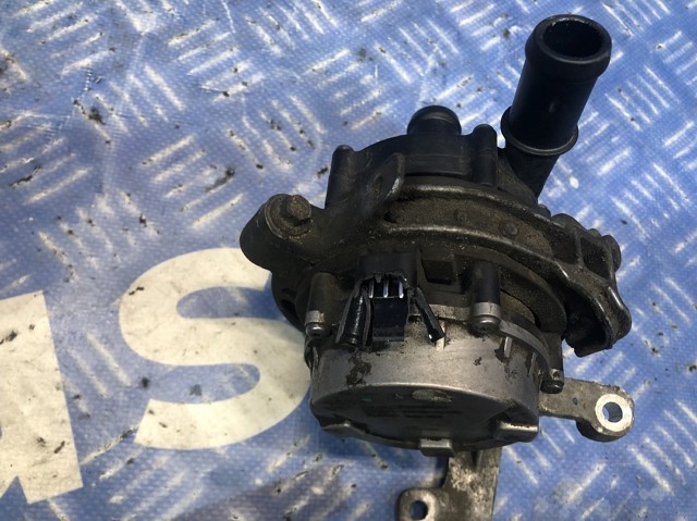 VOLVO 32135207 Помпа водяная (насос) охлаждения, дополнительный электрический в наличии Тернополь