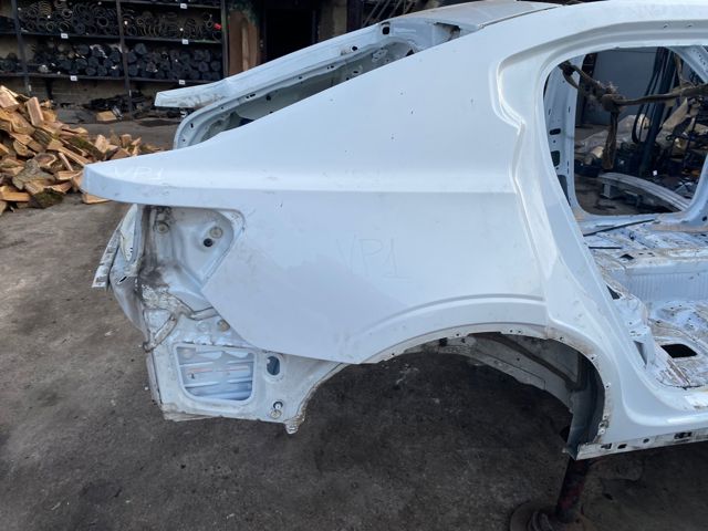VOLVO 32234133 Крыло заднее левое в наличии Ровно