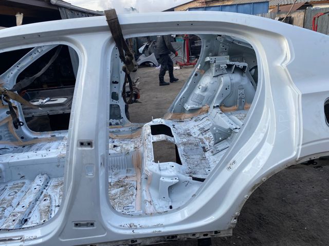 32234133 VOLVO Крыло заднее левое купить в Чернигов