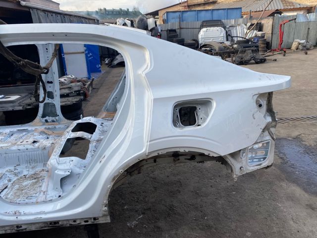 VOLVO 32234133 Крыло заднее левое в наличии Ровно