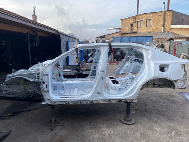 Крыло заднее левое 32234133 VOLVO