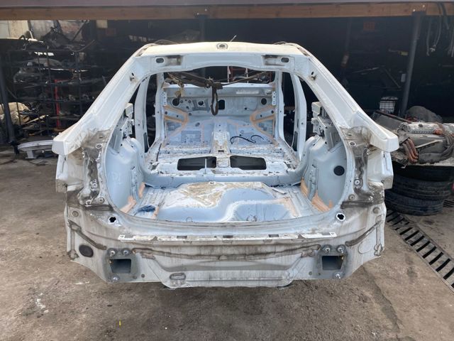 32234133 VOLVO Крыло заднее левое купить в Николаев