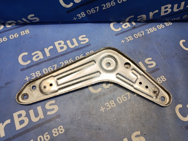 Кронштейн задней балки 33306885675 BMW