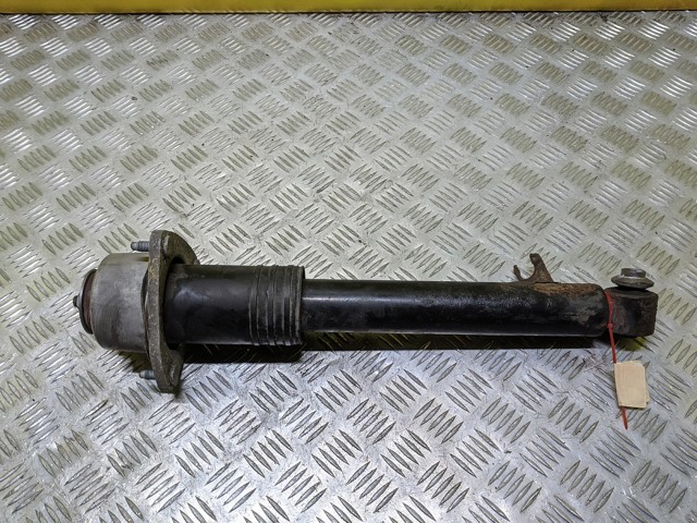 Стойка задняя правая 33526781922 BMW