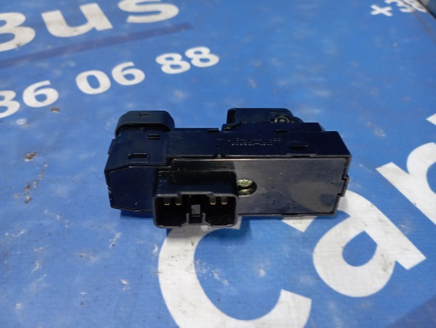 HYUNDAI 3835211310 Кнопочный блок управления стеклоподъемником задний в наличии Кривой Рог