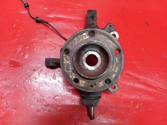 Цапфа (поворотный кулак) передний правый 400103826R RENAULT