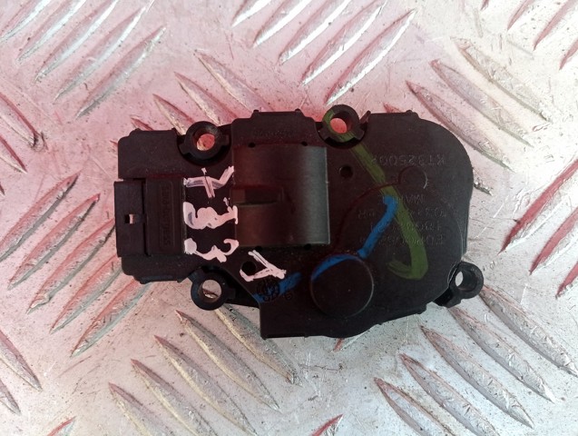 Мотор заслонки печки 410478280 BMW