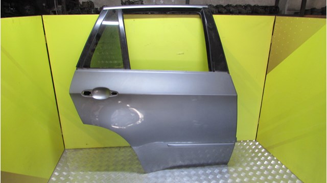 Дверь пассажирская задняя правая 41527261482 BMW