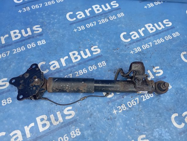 Задний правый амортизатор 4853048392 TOYOTA