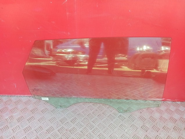 Окно задней двери 4KE845206 VAG