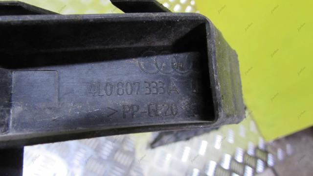 VAG 4L0807333A Кронштейн бампера переднего левый в наличии Киев