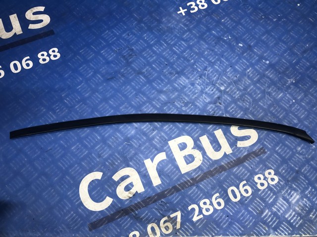 Молдинг ветрового стекла правый 4L08543285AP VAG