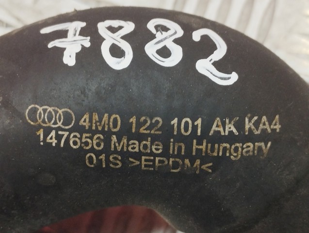VAG 4M0122101AK Шланг (патрубок) радиатора охлаждения верхний в наличии Киев