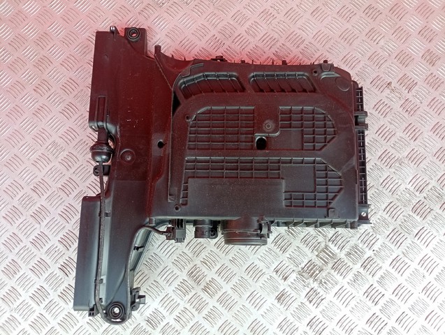 Корпус воздушного фильтра в сборе 4M0133837A VAG