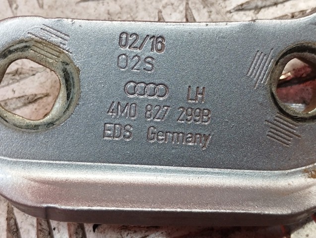 VAG 4M0827299B Петля двери задней (багажной 3/5-й) в наличии Черновцы