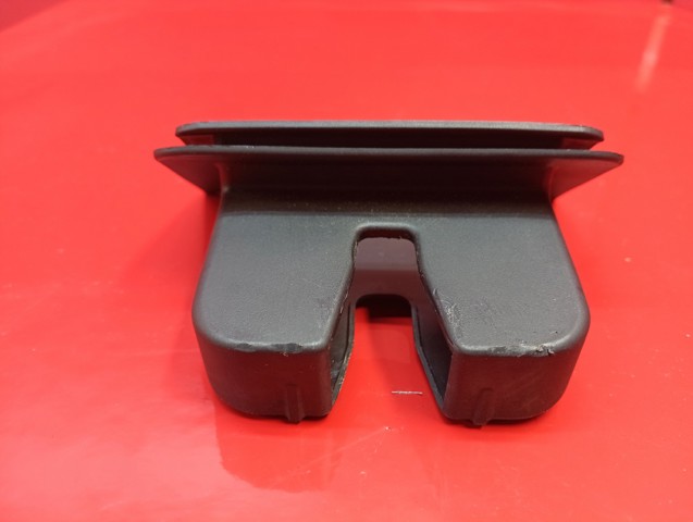 4M0827520 VAG Накладка крышки багажника купить в Житомир