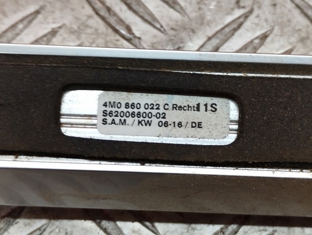VAG 4M0860022C3Q7 Рейлинг крыши правый в наличии Украина